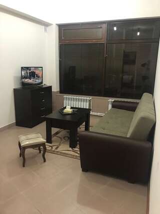 Мини-отель 3/3 Apart Hotel Ереван Улучшенный двухместный номер с 2 отдельными кроватями-9